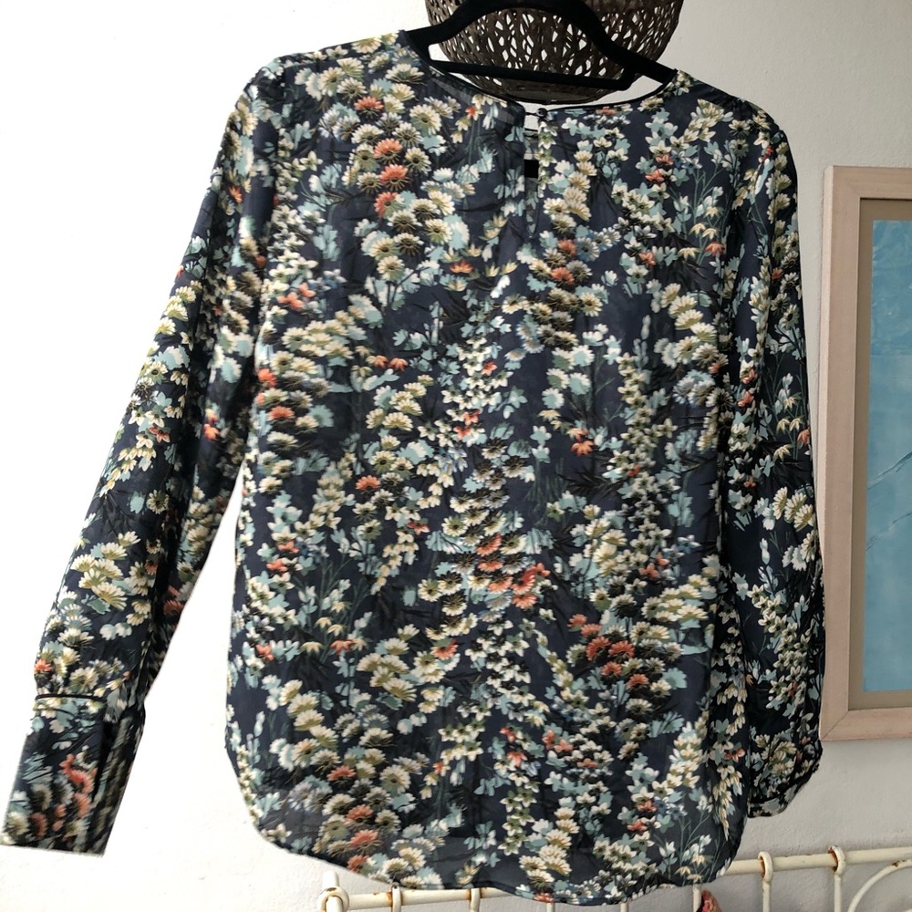 Floral blouse - Picture 2 of 3